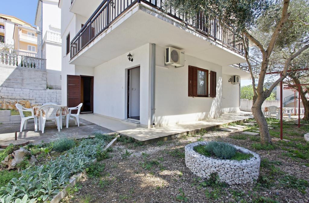 Apartments S&M Marina Bagian luar foto