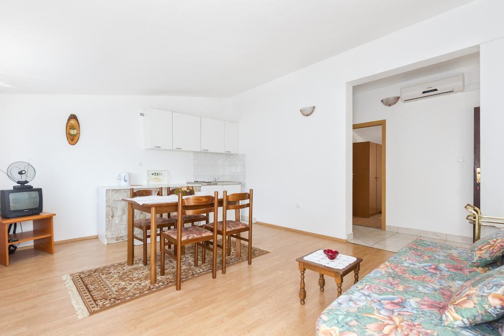 Apartments S&M Marina Bagian luar foto