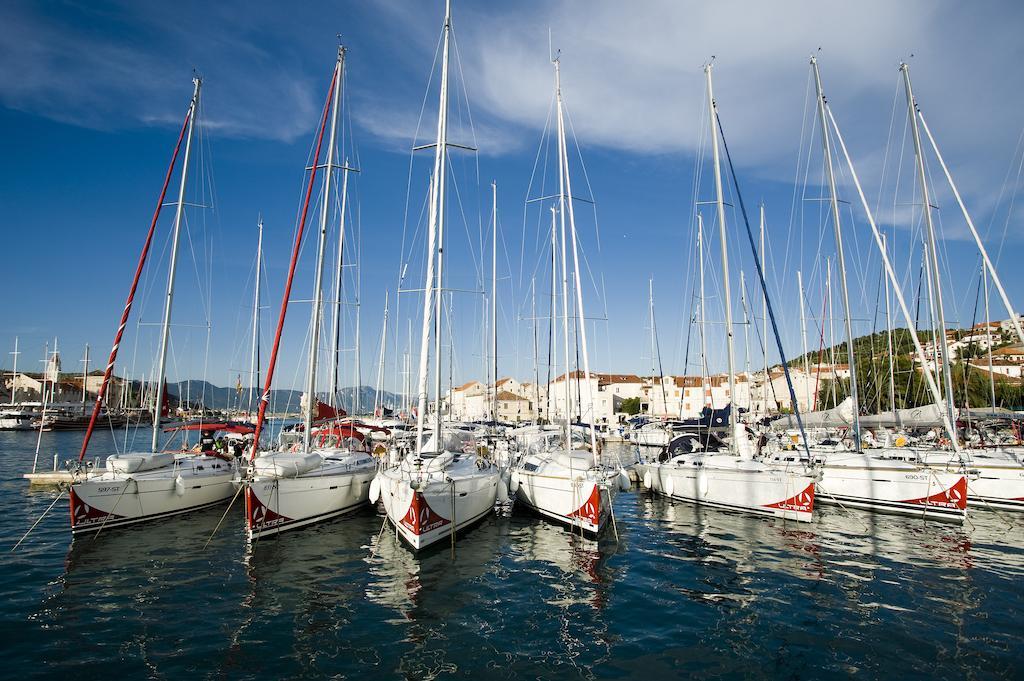 Apartments S&M Marina Bagian luar foto